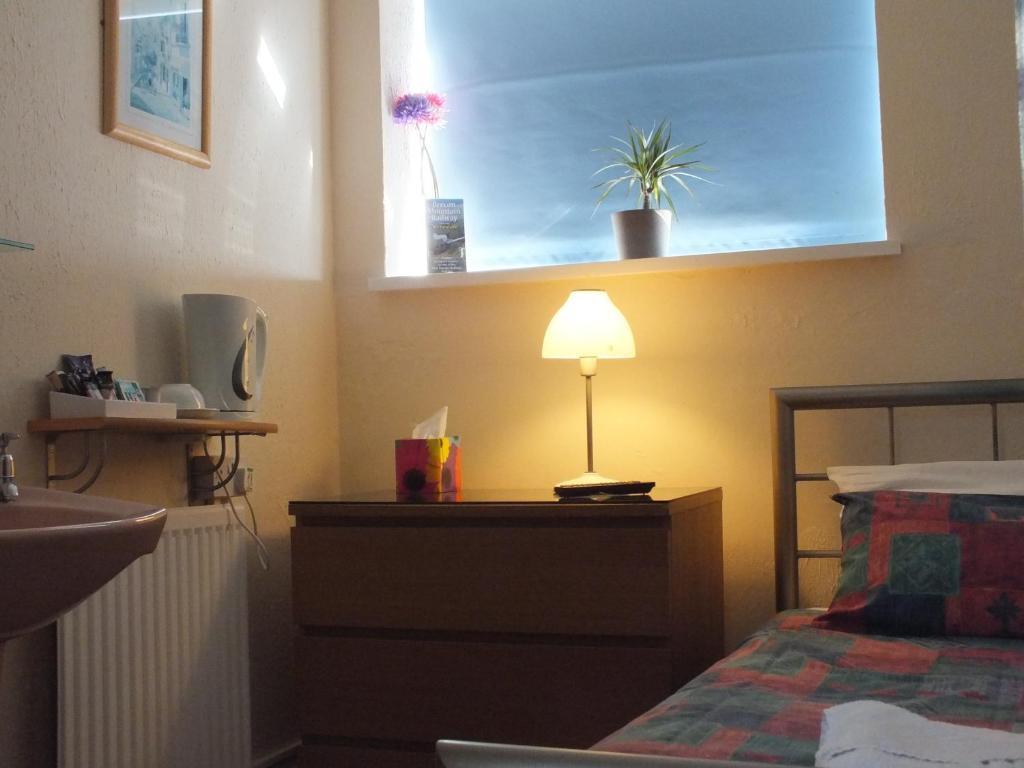 Leonardos Guest House Swansea Quarto foto